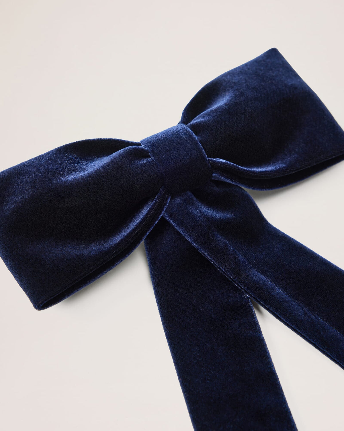 Lea Velvet Bow