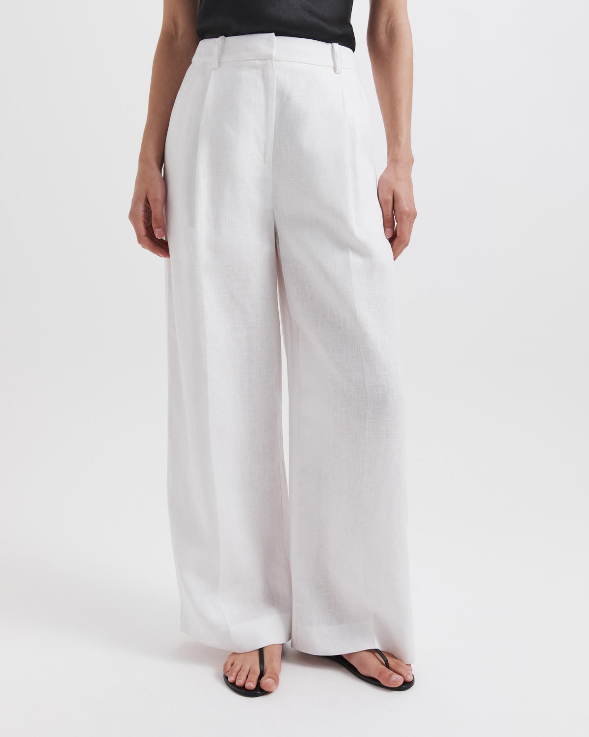 Lila Linen Tailored Pant